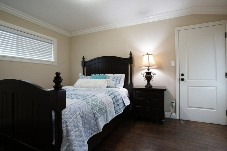 Bedroom 2, Comfy Pool Home,1/4 Mile Walk To Disneyland, Orange