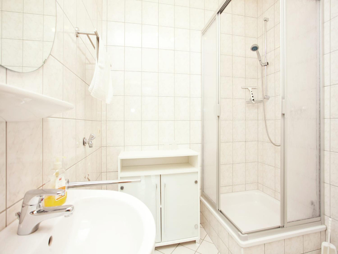 Bathroom 2, Elegant Villa in Borstendorf, Erzgebirgskreis