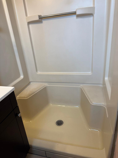 Bathroom, The Triangle Motel, Gratiot
