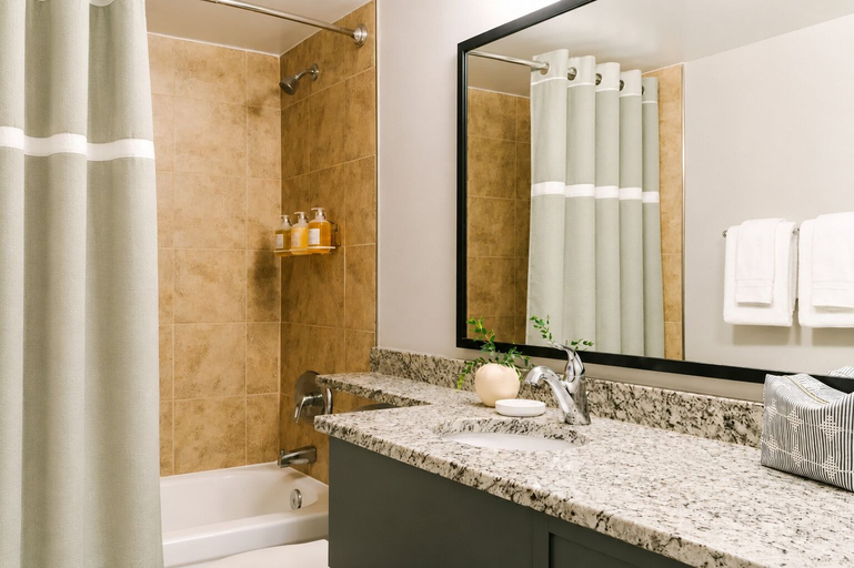 Bathroom 4, Global Luxury Suites at Georgetown, Washington D.C.