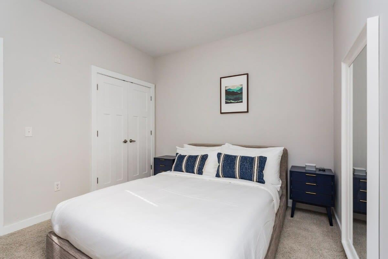 Bedroom 4, CozySuites Music Row Spacious 1BR in Nashville! 41, Davidson