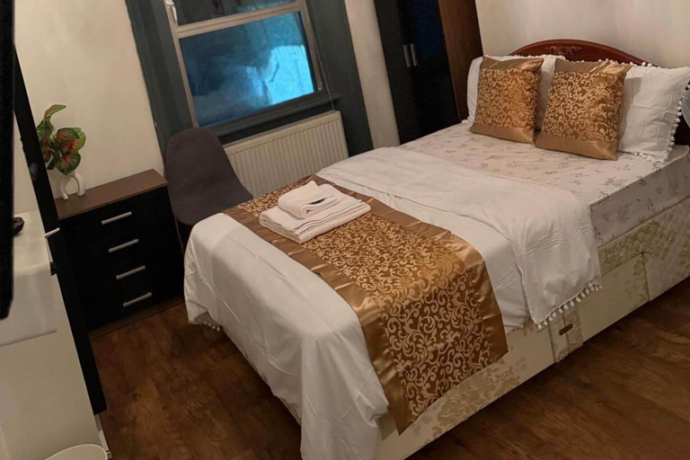 Room 2, Cozy London House Retreat, London