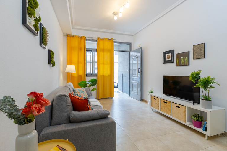 Interior 3, Enjoy Life in our Apartment. Wifi & Parking, Alicante