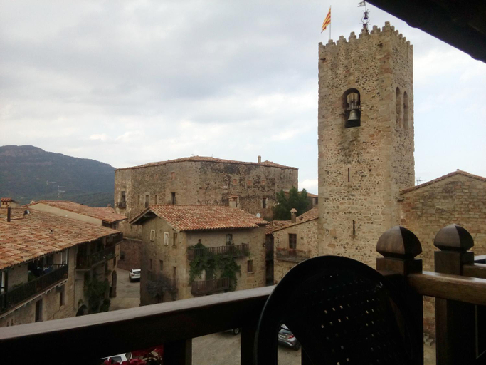 Others 2, CAN MENCIO - Placa Major, Girona
