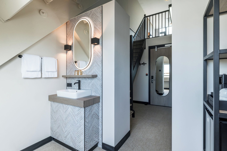 Bathroom 3, Alpine Hotel by SnowWorld, Heerlen