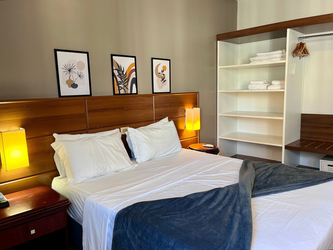 Room 2, Apartment 604, Joinvile