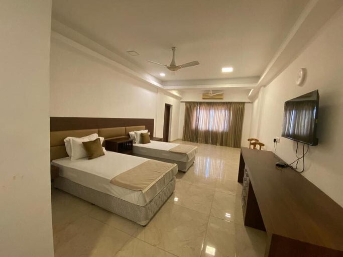 Room 3, The Kings Hotel, Thoothukkudi