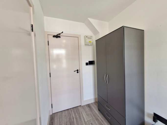 Interior 2, Studio - Transport Links - Wifi - Sleeps 2, London