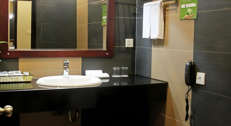 Bathroom 4, Hai Ba Trung Hotel and Spa, Buon Ma Thuot