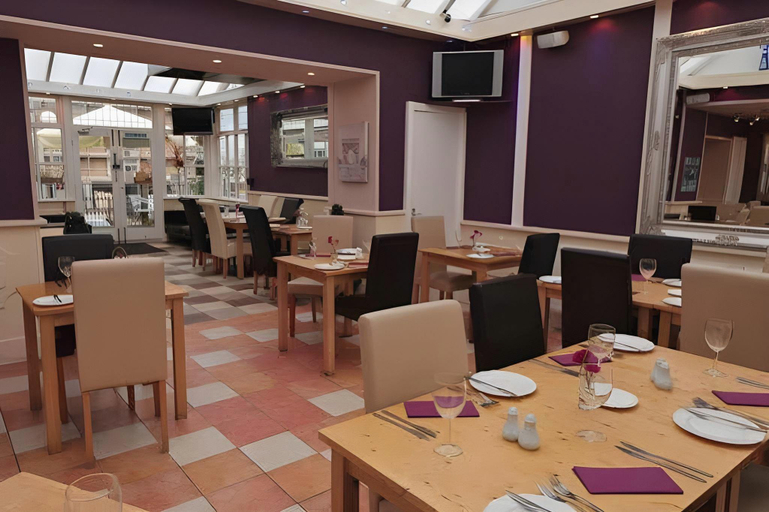 Food & Drinks 4, Albert And Victoria Hotel, Sefton
