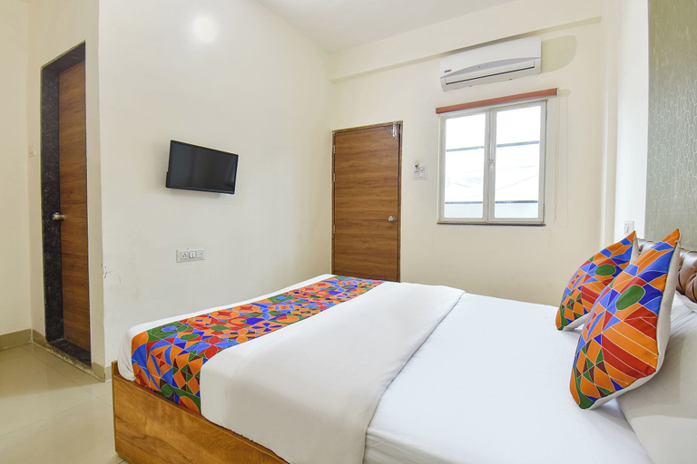 Bedroom 3, FabHotel Tiru Rooms, Pune