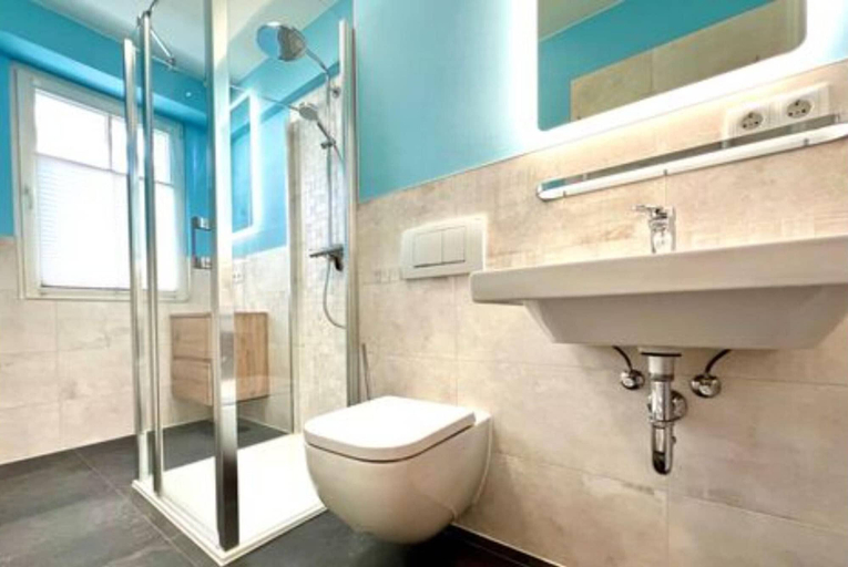 Bathroom 3, Stilvolle Ferienwohnung Nahe Ostseestrand in Sellin, Vorpommern-Rügen