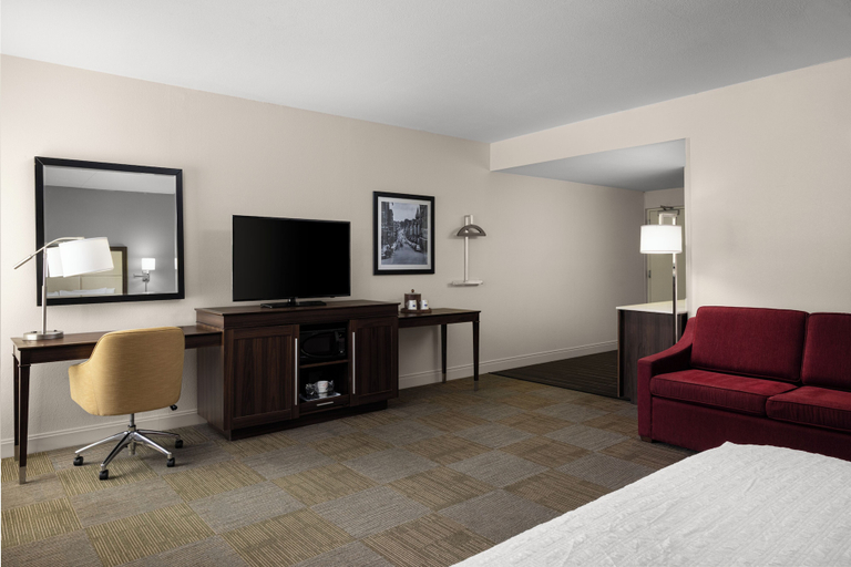 Others 5, Hampton Inn Morristown, Hamblen
