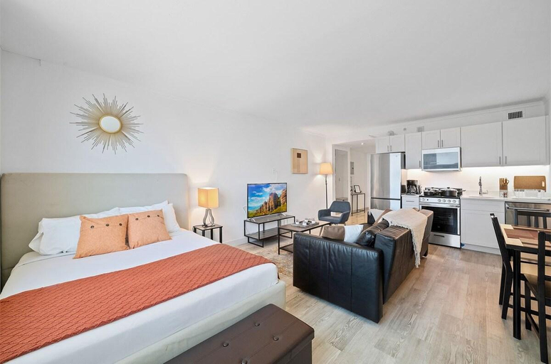 Bedroom 4, Sleep 4 Stylish Boardwalk CozySuites Studio, Atlantic