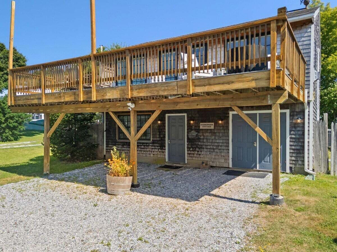 Exterior 3, Harborside Cottage, Walk to Downtown, Knox