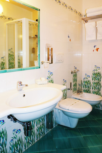 Bathroom 5, Locanda Camilla, L'Aquila