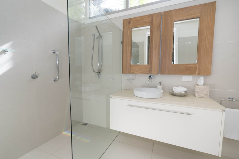 Bathroom, Arajilla Retreat, Lord Howe Island