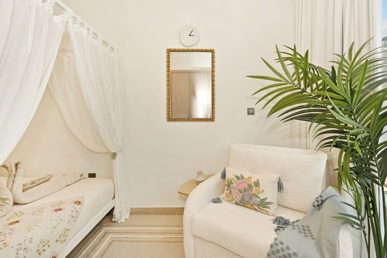 Room 2, Bloomfields Studio - Azizi Riviera 35, Dubai