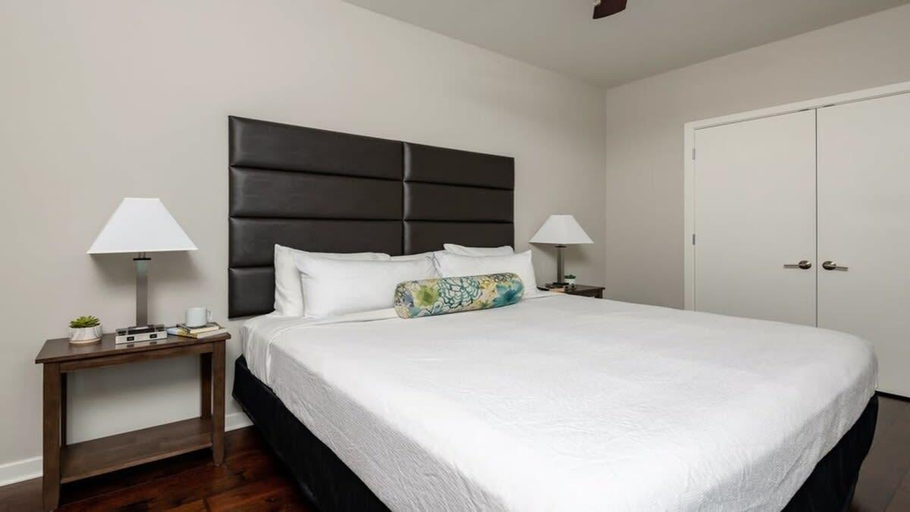 Bedroom 3, CozySuites - Remi, Dallas