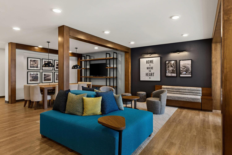 Lobby 5, Everhome Suites Salem, Marion