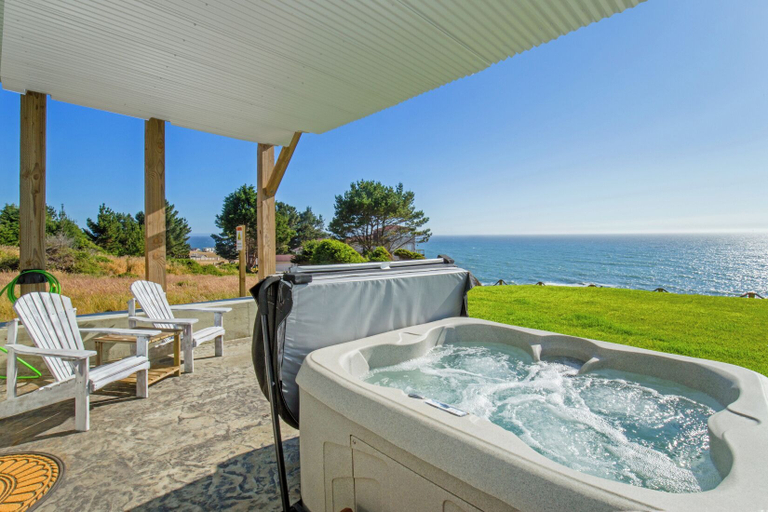 Terrace/patio 2, Spyglass inn, Humboldt