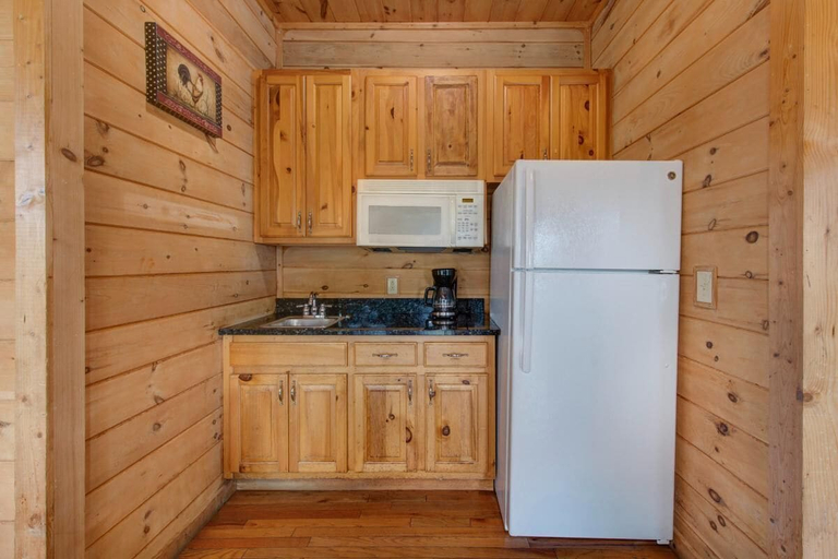 Private kitchen 3, Splash Mountain, Sevier