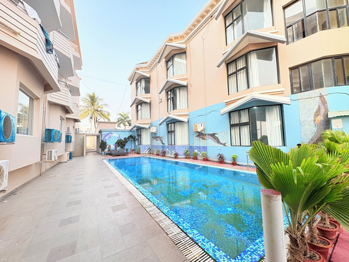 Pool 5, Hotel on New Marine Drive Rd. Prabhupada, Puri