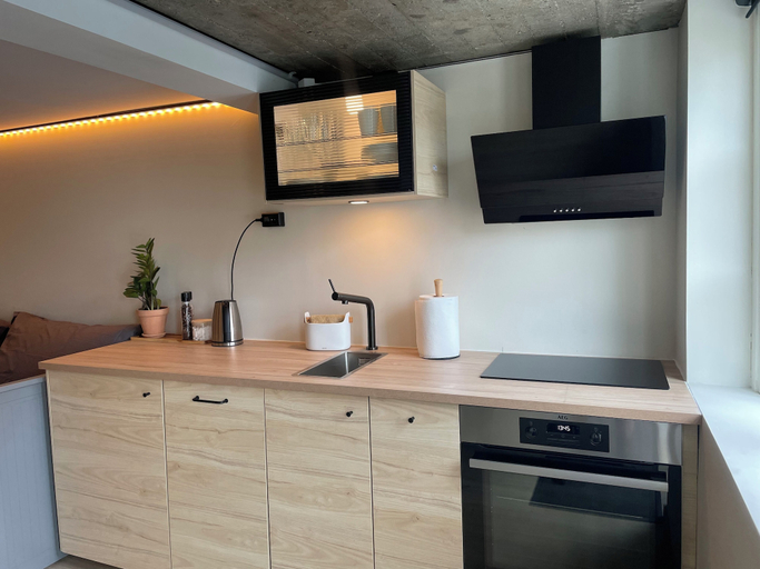 Private kitchen, Studio-sleeps 2-city Centre-parking-evcharge, Tromsø