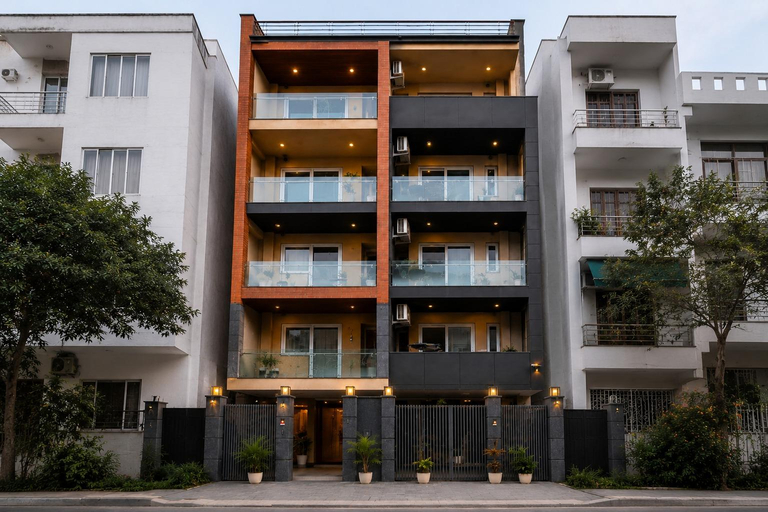Exterior & Views