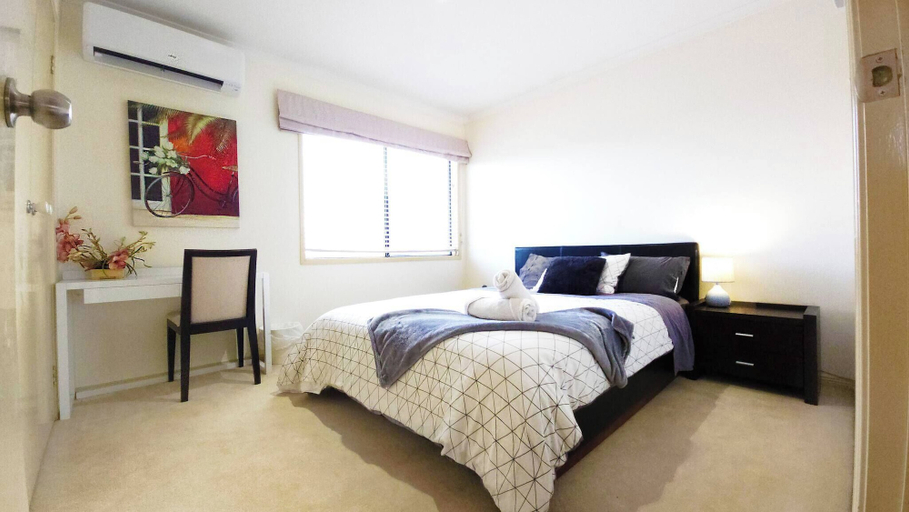 Room 3, Huge Discount For Long Stay! Spacious 5BR 4 Baths 16 Guests, Melbourne