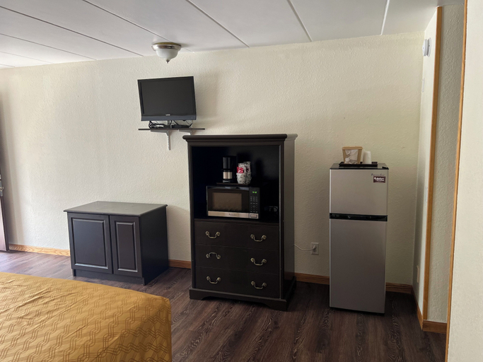 Others 5, Amber's Inn & Suites, Columbia
