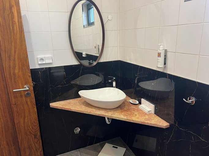 Bathroom 4, Hotel & Clubhouse - Lugar Minas da Caveira, Grândola
