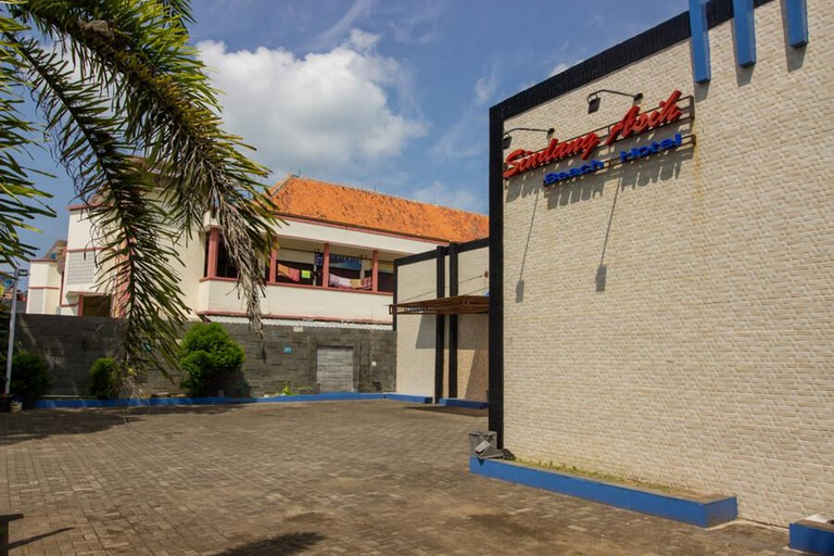 Exterior & Views 2, RedDoorz near Goa Panggung, Pangandaran