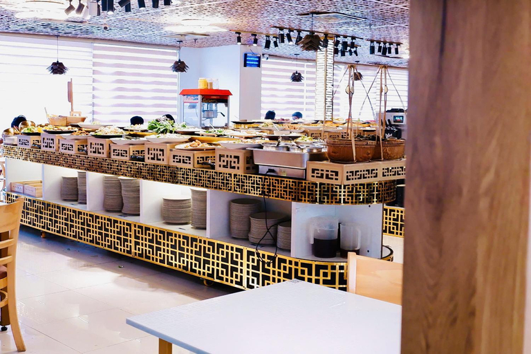 Food & Drinks 4, Can ho Sky Center gan san bay Tan Son Nhat, Tân Bình