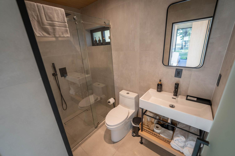 Bathroom, Wilding Hotels, Hunt