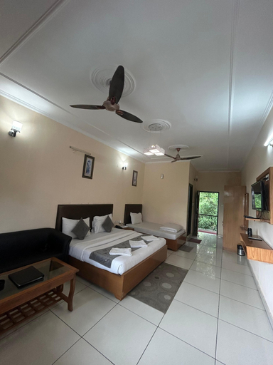 Room 3, Hotel Maya Regency Bhimtal, Nainital
