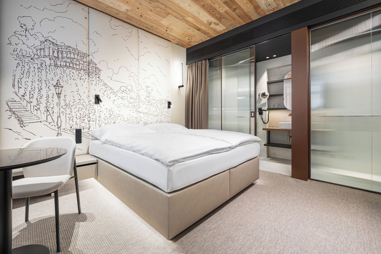 Room 5, Origin Prague, Praha 7