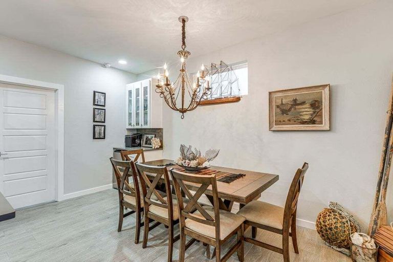 Dining, Rooftop Ocean Views - Pool - Pickleball - Elevator - Golf Cart, Nueces