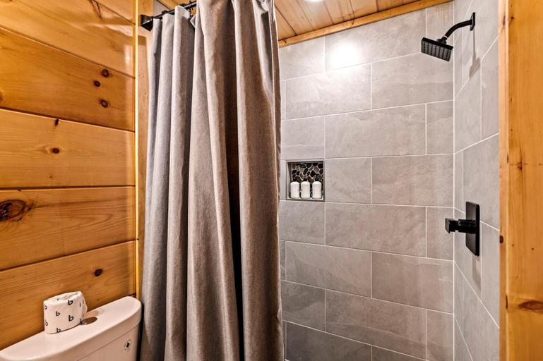 Bathroom 5, Calling Mountains, Sevier