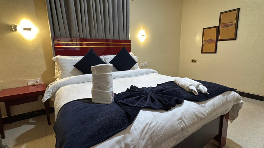 Sport & Beauty 4, Carlisle Hotel Ltd., Oshimili North