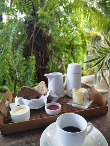 Food & Drinks