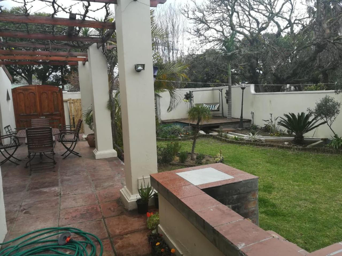 Others 5, Die Heemhuis, Cape Winelands