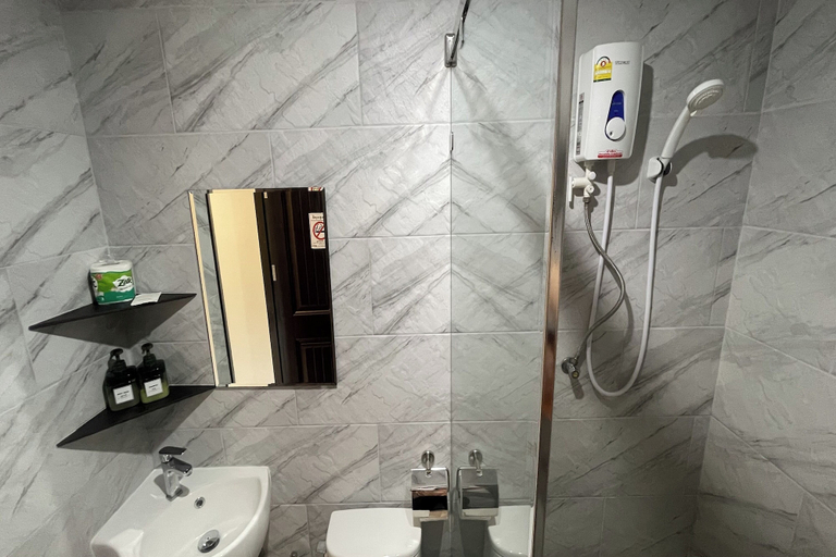Bathroom 4, Baan Thanakul Suvarnabhumi, Bang Sao Thong