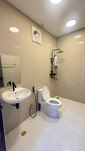 Bathroom, ปลายเขื่อนแคมป์ปิ้ง Dom, Si Rin Ton