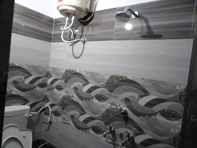Bathroom 5, Hotel Nanda Tower, Hanumangarh