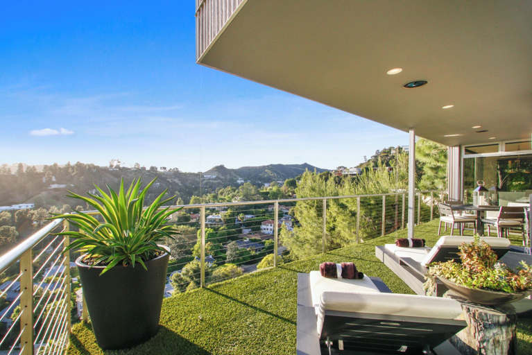 Exterior 5, Beverly Horizon, Los Angeles