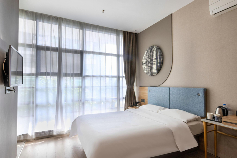 Bedroom 2, Home Inn Neo Zhuhai Gongbei Port Light Rail Terminal, Zhuhai