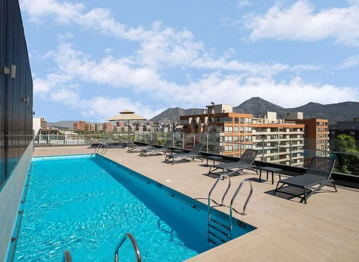 Pool 2, Rbk Estudio exclusivo sector Las Condes, Cordillera