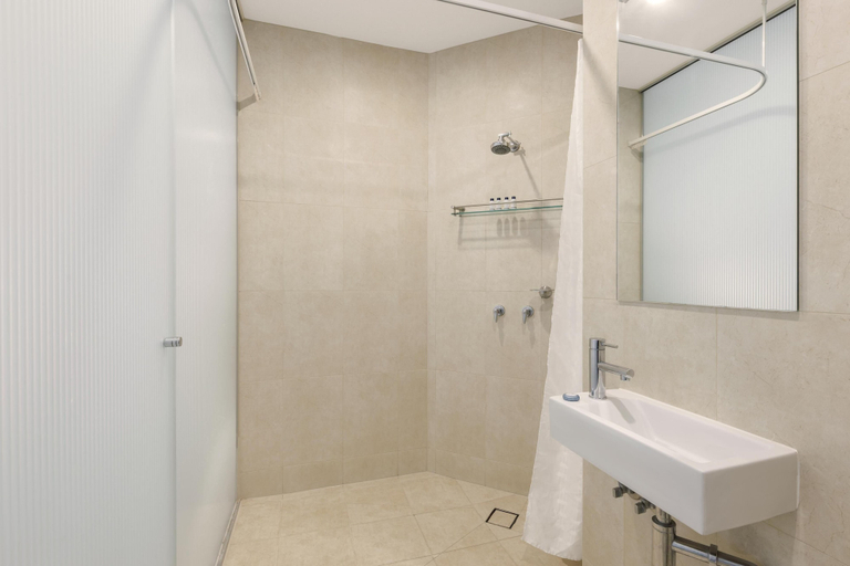 Bathroom 5, Oaks Melbourne on Collins Suites, Melbourne