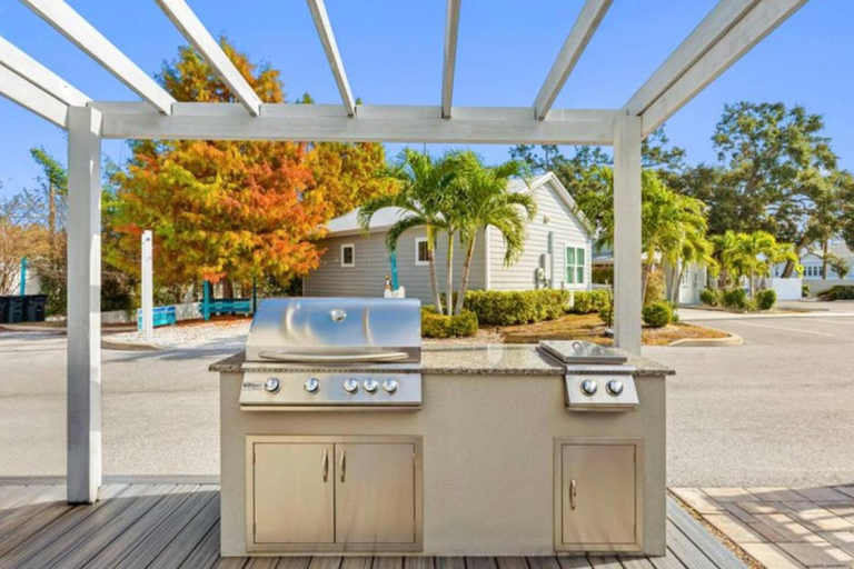 Food & Drinks, Sunny Side Cottages, Pinellas